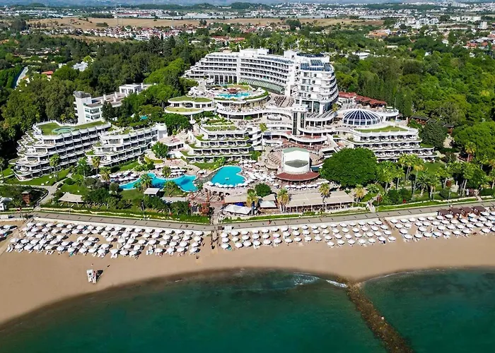 Sunrise Queen Luxury Hotel